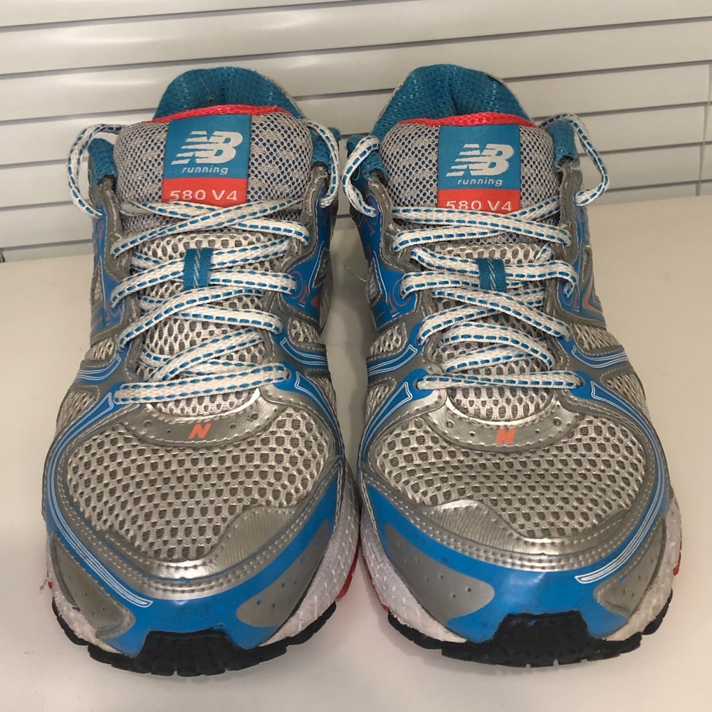 New Balance 580 V4 blue and pink size 7 great condition